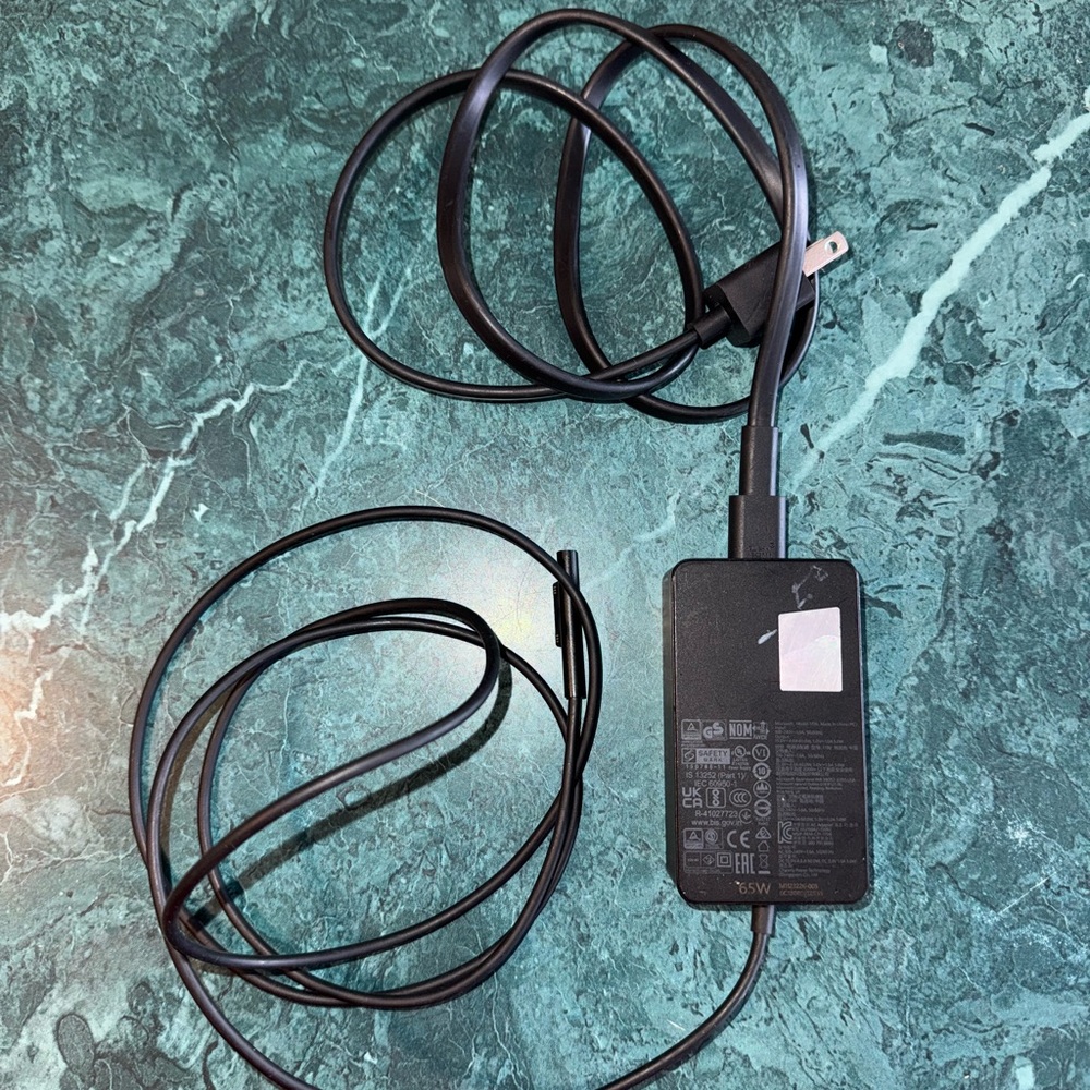 Laptop surface 5 Charger 65W (Original)